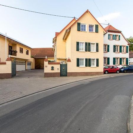 Weingut Und Gaestehaus Henrici Friesenheim is an Ortsgemeinde Dış mekan fotoğraf