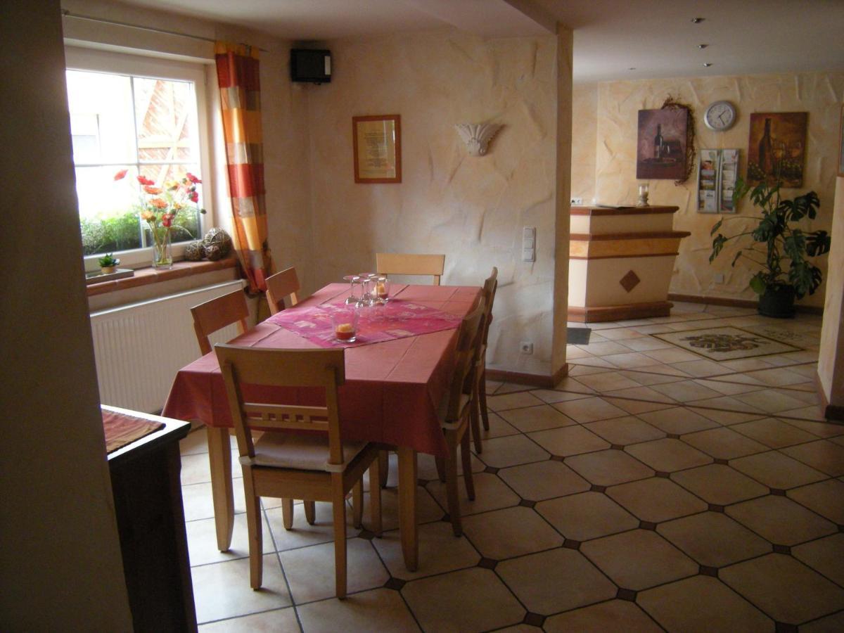 Weingut Und Gaestehaus Henrici Friesenheim is an Ortsgemeinde Dış mekan fotoğraf
