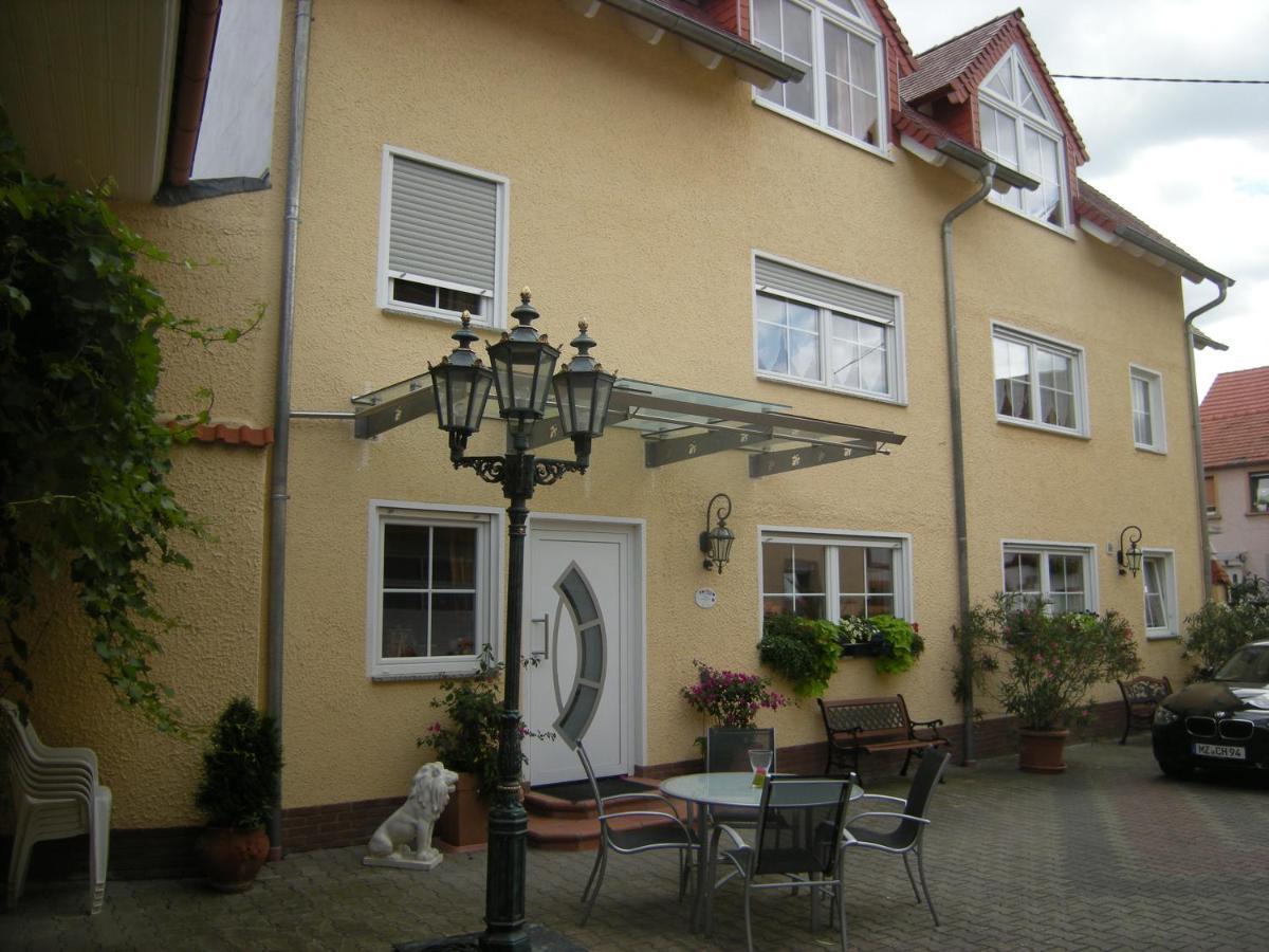 Weingut Und Gaestehaus Henrici Friesenheim is an Ortsgemeinde Dış mekan fotoğraf