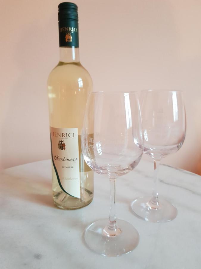 Weingut Und Gaestehaus Henrici Friesenheim is an Ortsgemeinde Dış mekan fotoğraf
